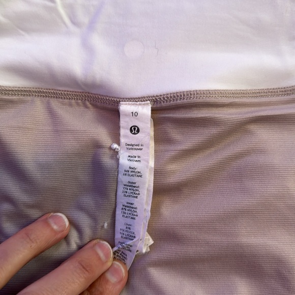 Size 10, white Lululemon shorts good condition - Picture 4 of 5